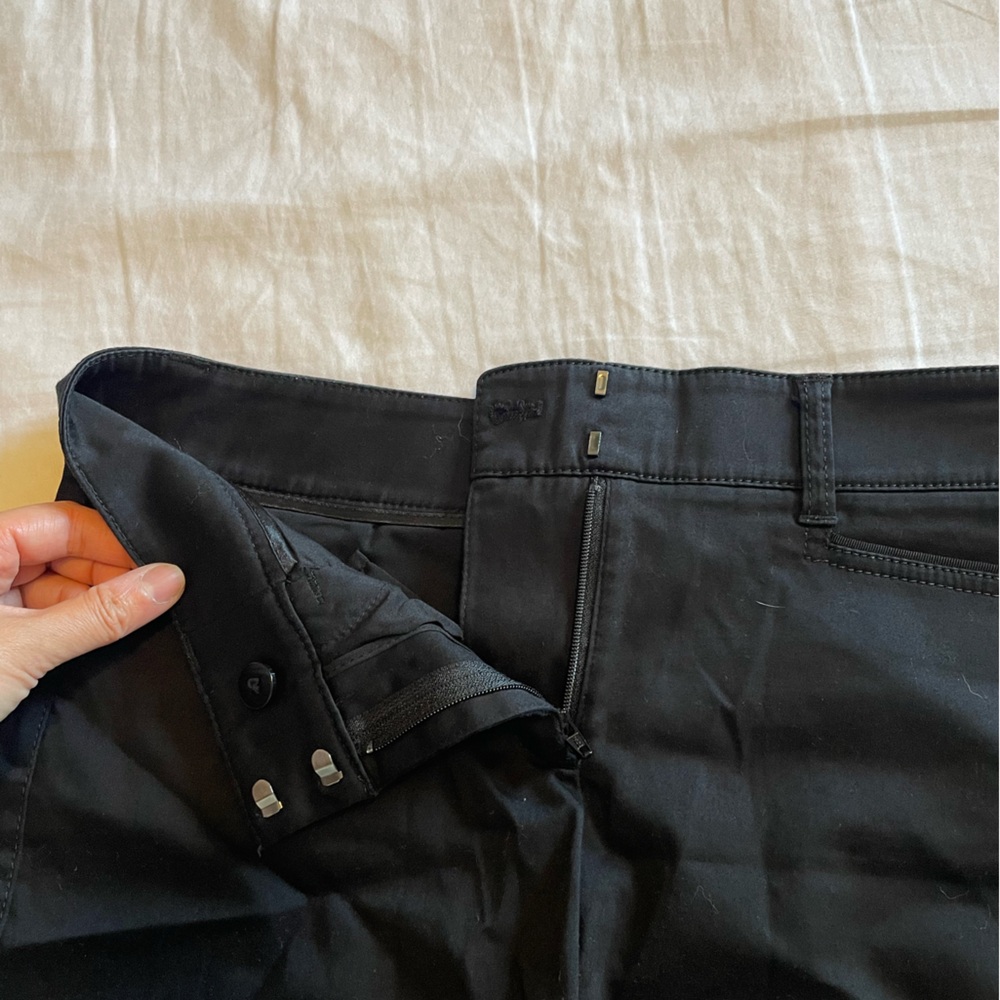 White House Black Market Black Flat Front Shorts - Picture 2 of 4